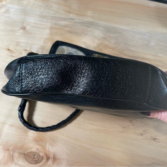 Elliott Lucca black leather crossbody bag - Picture 8 of 12